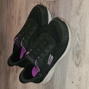 Skechers Women's Black Sneakers with Purple Highlights